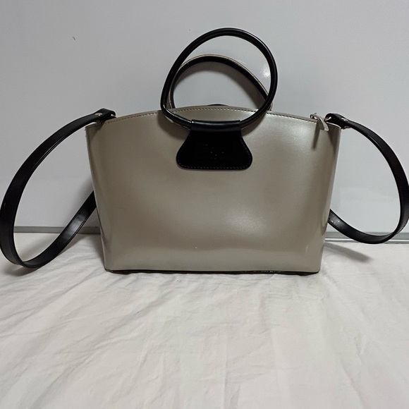 Chic Tan and Black Women's Shoulder Bag - Picture 1 of 4